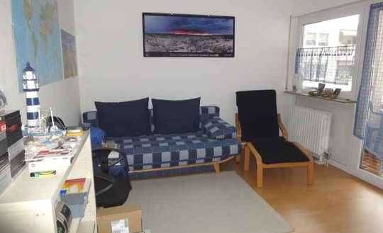 Ruhige kleine 2 Zimmerwohnung mit kleine Balkon, Garage optiona. ohne Maklergeb., frei ab 01.08.2025