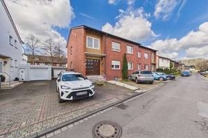 Ihr neues Zuhause mit Perspektive: Teilmodernisiertes Zweifamilienhaus mit viel Platz & Potenzial – Die vollständige Adresse der Immobilie erhältst du vom Anbieter., 44534 Wethmar, Lünen – Vorschaubild 1