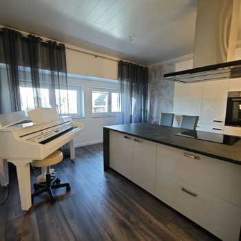 Einzigartige großzügige 3-Zimmer-Wohnung mit Dachterrasse