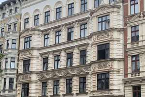 Großzügige 2- Zimmer Altbauwohnung mit Aufzug am Hasselbachplatz – Sternstraße 5, 39104 Altstadt, Magdeburg – Vorschaubild 1