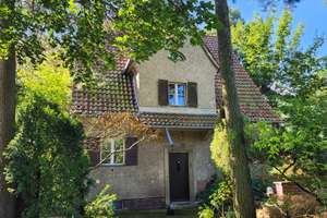 Charmantes EFH-Sanierungsobjekt mit viel Entwicklungspotential nahe Ortszentrum Frohnau