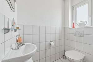 4,5-Zimmer-Reihenendhaus mit Garten, Garage, Carport & Balkonkraftwerk in bester Lage in Biberach – Die vollständige Adresse der Immobilie erhältst du vom Anbieter., 74078 Biberach, Heilbronn – Vorschaubild 7
