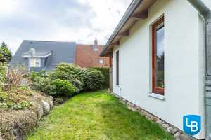 Umgeben von Seen: Charmantes Einfamilienhaus auf einem gepflegten Hanggrundstück – Plön (Kreis) – Vorschaubild 11
