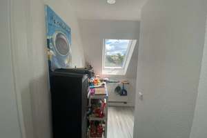 Schöne Ein-Zimmer-Dachgeschoss-Wohnung in Stuttgart-Weilimdorf – Die vollständige Adresse der Immobilie erhältst du vom Anbieter., 70499 Weilimdorf (Ortsteil), Stuttgart – Vorschaubild 9