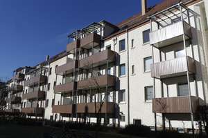 Wahren - tolle 2-Zimmerwhg. mit Balkon, sep.Küche, Tageslichtbad, Wanne & großem Gemeinschaftsgarten