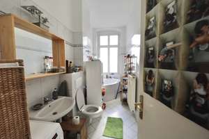 HOHE DECKEN, STUCK, HOLZDIELEN & BALKON – ZENTRALE LAGE MIT KIEZ-ATMOSPHÄRE - ZUR ZEIT VERMIETET – Niederbarnimstr. 2 ww, 10247 Friedrichshain, Berlin – Vorschaubild 3