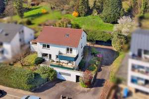 Großzügiges Familienhaus in sonniger Lage mit Sauna, Garten und viel Wohnkomfort – Die vollständige Adresse der Immobilie erhältst du vom Anbieter., 76532 Oos, Baden-Baden – Vorschaubild 1