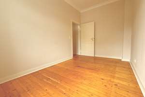 Stilvoll sanierte 3-Zimmer-Altbauwohnung mit privatem Innenhof in ruhiger Wohnlage in Frankfurt-Nied – 65934 Nied, Frankfurt am Main – Vorschaubild 7