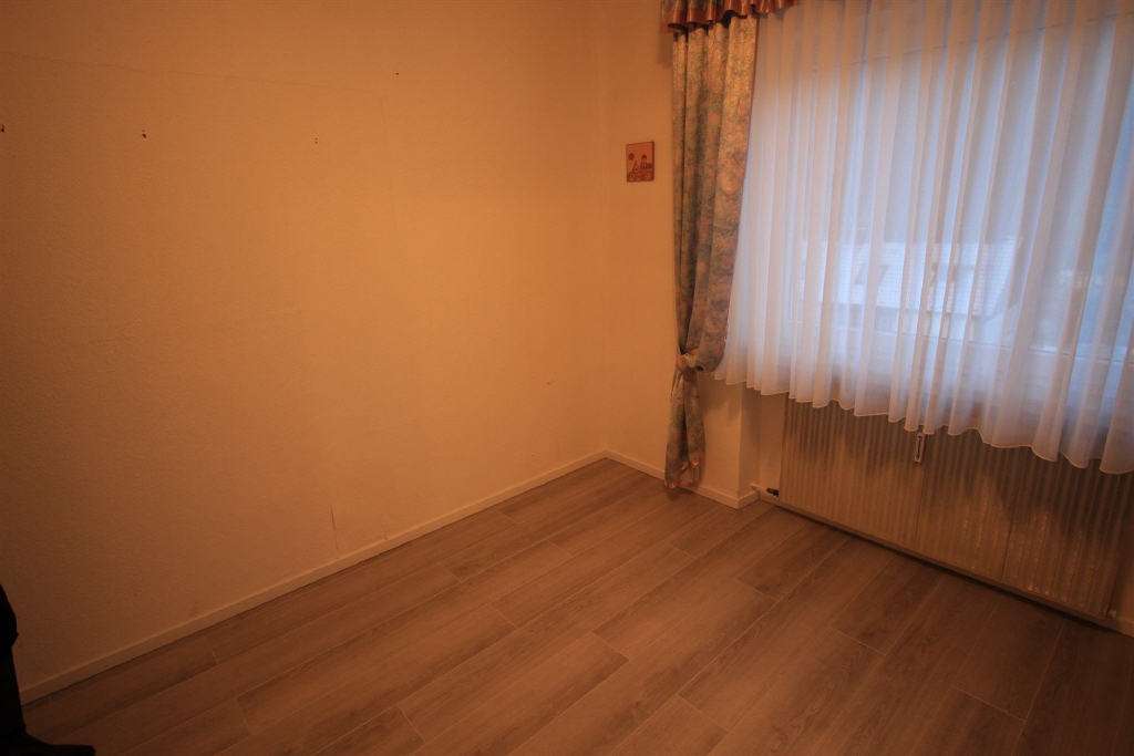 Immobilie in Kirschweiler - Renoviertes und gerade neu vermietetes Einfamilienhaus in Kirschweiler mit großem Wellnessbad  - Bild 9