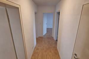 Gemütliche 3-Zimmer-Wohnung in Halbhöhenlage mit Aussicht – Die vollständige Adresse der Immobilie erhältst du vom Anbieter., 70569 Kaltental, Stuttgart – Vorschaubild 11