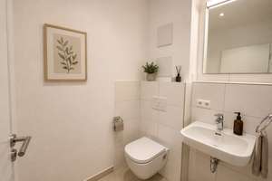 Raum für Leben! Stilvolle 4-Zimmer-Neubauwohnung mit durchdachtem Grundriss und Süd-Südost-Balkon – Kufsteiner Straße 62, 83064 Raubling – Vorschaubild 11