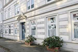 Altbauwohnung mit Balkon in begehrter Elbnähe von Hamburg-Ottensen