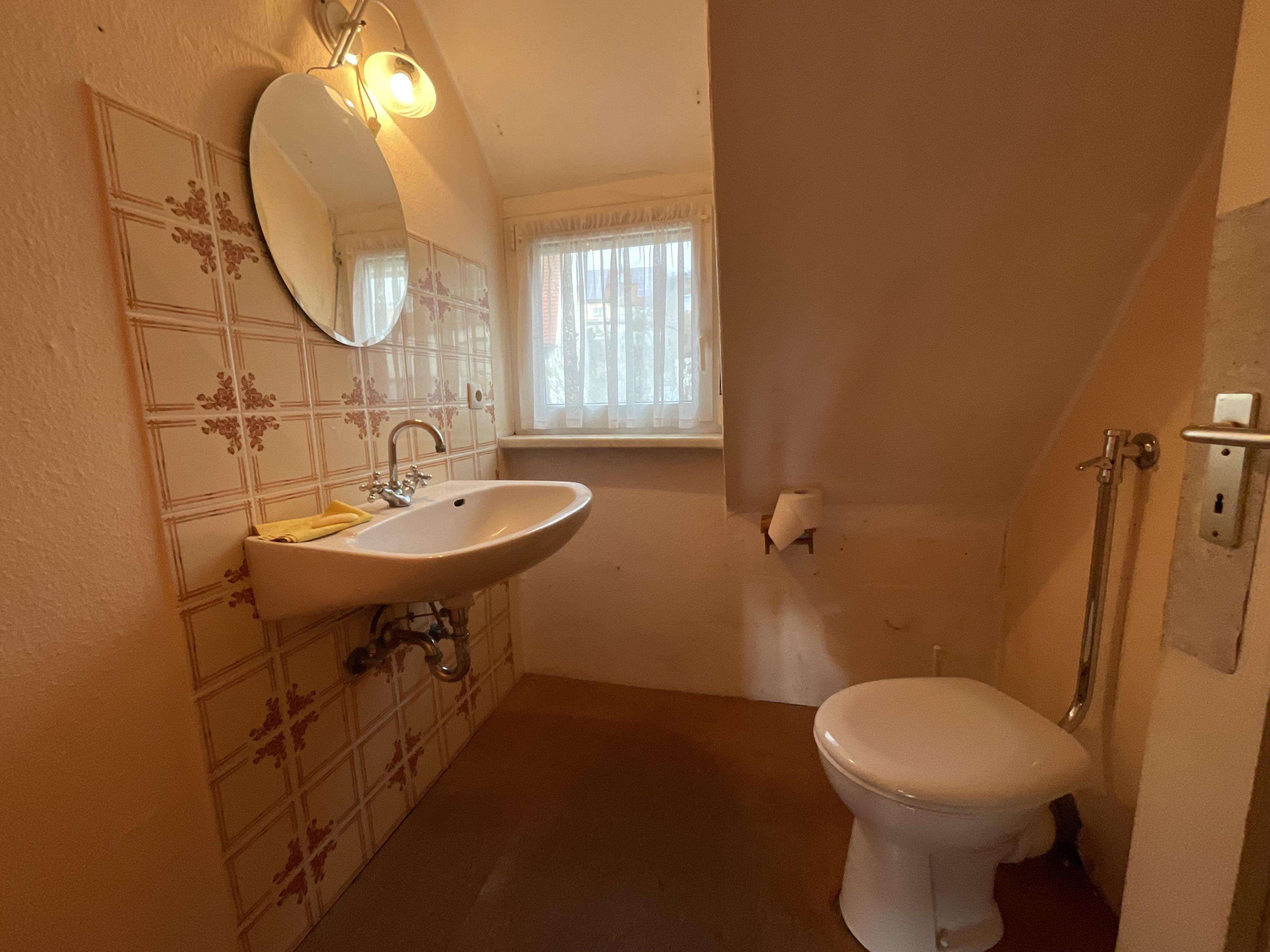 Immobilie in Donauwörth - sanierungsbedürftige Doppelhaushälfte - Bild 7