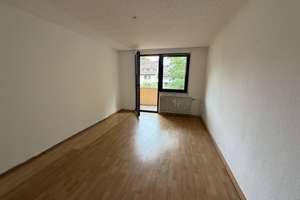 Helle und freundliche 2-Zimmer-Wohnung mit 2 Balkonen in Duisburg – Gärtnerstraße 53, 47055 Wanheimerort, Duisburg – Vorschaubild 3