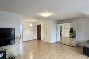 Peter-Richarz-Straße 34 Anzeige Helle Dachgeschosswohnung in Düsseldorf – Nachmieter zum 01.11.2026 – 40229 Eller, Düsseldorf – Vorschaubild 2