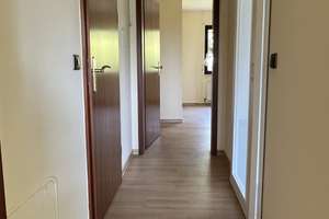N`hausen (ruhig, Nähe Ortsmitte): Freie 3,5-Zi.-ETW (EG) mit großem Balkon und KFZ-Stellplatz! – Kreuzweg 2c, 65527 Niedernhausen – Vorschaubild 13