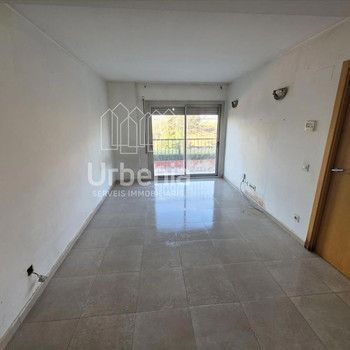 Wohnung und Garage!