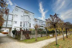 Teilmöblierte 3,5 Zimmer Wohnung in Bester Lage im Westen - Sofort beziehbar! – 93051 Innenstadt, Regensburg – Vorschaubild 2