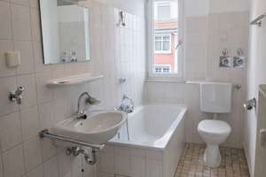 Gemütliche 2,5 Zimmer Wohnung mit Garage, zentral– Ideal für Paare und Kapitalanleger – Ekkehardstraße 98, 78224 Singen (Hohentwiel) – Vorschaubild 5