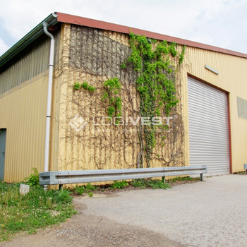 Gepflegte Lagerhalle mit kleiner Büroeinheit