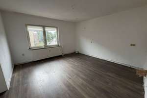 Viel Platz & Potenzial: 2-Zimmer-Wohnung mit zwei zusätzlichen Zimmern im Dachgeschoss – 46149 Schwarze Heide, Oberhausen – Vorschaubild 7
