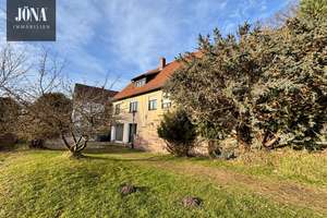 Wohnen im Grünen!
Einfamilienhaus am Fuße der Plassenburg mit Blick über Kulmbach – Die vollständige Adresse der Immobilie erhältst du vom Anbieter., 95326 Kulmbach – Vorschaubild 5