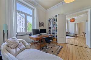 BEL ÉTAGE! 4 Zimmer Wohnung im Stilaltbau mit Balkon, Kamin EBK & Wellnessoase *Stellplatz* – Die vollständige Adresse der Immobilie erhältst du vom Anbieter., 65185 Mitte, Wiesbaden – Vorschaubild 5