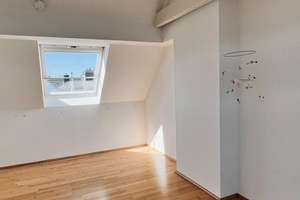 Maisonette- Wohnung mit Garage im Herzen Gerresheims – Die vollständige Adresse der Immobilie erhältst du vom Anbieter., 40625 Gerresheim, Düsseldorf – Vorschaubild 3