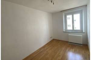 Besichtigung 14.6. Modernisierte 60qm 3Z-Whg mit Tageslichtbad, Südbalkon, Einbauküche, Kellerabteil – Die vollständige Adresse der Immobilie erhältst du vom Anbieter., 86159 Hochfeld, Augsburg – Vorschaubild 4