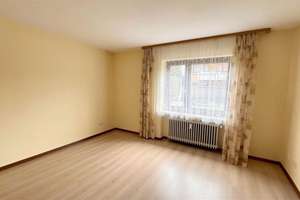 Gepflegte 3-Zimmer-Wohnung, Loggia, Tiefgaragenstellplatz in Augsburg-Lechhausen – Die vollständige Adresse der Immobilie erhältst du vom Anbieter., 86167 Lechhausen-West, Augsburg – Vorschaubild 7