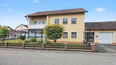 Viel Platz für die Liebsten: Großzügiges Zweifamilienhaus mit Potenzial in Kirchdorf am Inn