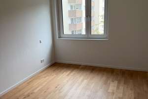 Helle 2-Zimmer-Wohnung im 4.OG mit hochwertiger Einbauküche - Köln Nippes – Neusser Straße 363, 50733 Nippes (Ortsteil), Köln – Vorschaubild 2