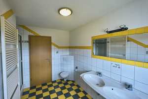 Viel Platz für Ihre individuellen Wünsche: Top-Gepflegtes Wohnhaus mit Büro und großem Grundstück – Tuttlingen (Kreis) – Vorschaubild 48