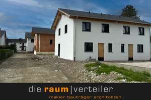 Ihr Platz an der Sonne – DHH mit Südausrichtung, Garage & Terrasse inkl.|Einzug 09/2026 – Die vollständige Adresse der Immobilie erhältst du vom Anbieter., 83052 Bruckmühl – Vorschaubild 1