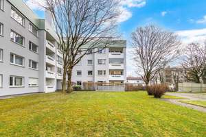 *Aktiv leben in Moosach: Helle 4-Zimmer-Wohnung für junge Familien mit sonnigem Westbalkon* – Die vollständige Adresse der Immobilie erhältst du vom Anbieter., 80993 Alt-Moosach, München – Vorschaubild 1