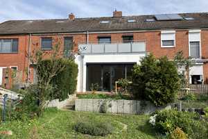 Kft. Reihenmittelhaus mit 5 Zimmern und Garage - ohne Käufercourtage ! – Pommernring 111, 23569 Lübeck – Vorschaubild 1