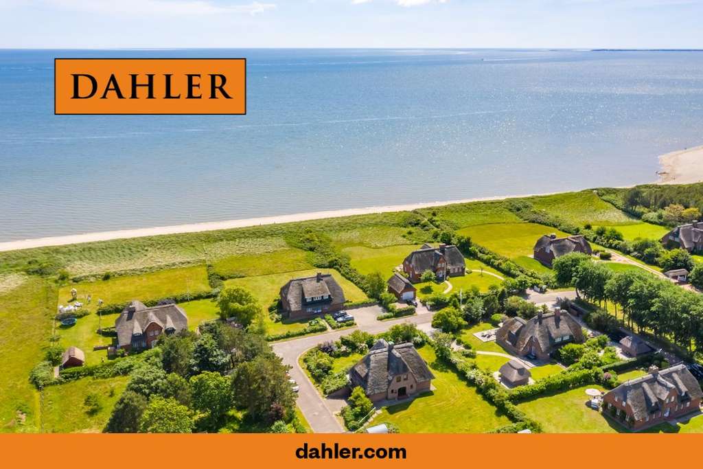 Immobilie in Nieblum - EG-Ferienwohnung unter neuem Reetdach + zusätzliches Teileigentum ("Apartment") im Souterrain - in exklusiver Insellage - Bild 1