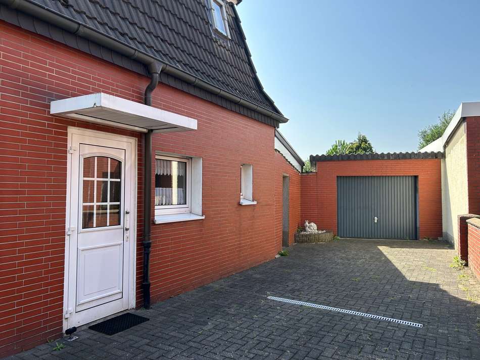 Stellplatz m. Garage