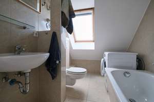 "Vermietete 85 m² Altbauwohnung mit Balkon und ausgebauten 63 m² DG am Preussenpark in Wilmersdorf" – Gieselerstraße 17, 10713 Wilmersdorf, Berlin – Vorschaubild 21