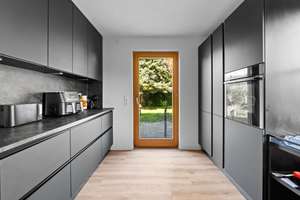 Mediterranes Wohnglück: Stilvolles EFH mit idyllischem Garten und Garage in 79312 Emmendingen – Die vollständige Adresse der Immobilie erhältst du vom Anbieter., 79312 Emmendingen – Vorschaubild 5