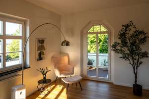 + traumhafte Wohnung + Kaufpreis inkl. Einrichtung + Parkett, Südbalkon, EBK, frisch modernisiert, – Chemnitzer Str. 180, 9224 Grüna, Chemnitz – Vorschaubild 8