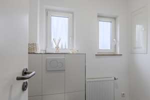 Familienfreundliches Zweifamilienhaus im begehrten Schlösslesfeld – Die vollständige Adresse der Immobilie erhältst du vom Anbieter., 71640 Ost, Ludwigsburg – Vorschaubild 4