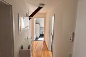 Wohnen mit Charakter: 2-Zimmer-Dachgeschosswohnung am Wittelsbacher Park