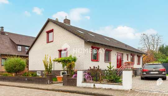 Bild von Attraktives Zweifamilienhaus in Top-Zustand mit Garten, Keller und Solaranlage