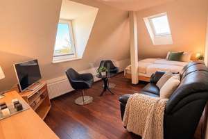 Repräsentative Villa auf sonnigem Eckgrundstück in Dresden-Weixdorf – Die vollständige Adresse der Immobilie erhältst du vom Anbieter., 1108 Weixdorf, Dresden – Vorschaubild 4