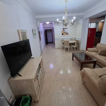 Dreizimmerwohnung mit zwei Bädern zum Verkauf, 300 Meter vom Strand von Fuengirola entfernt