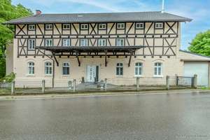 Mehrgenarationenhaus / Ferienhaus / Seminarhaus
Renoviert mit 3 Wohnungen / 686m² Wohfläche / Aufzu – Die vollständige Adresse der Immobilie erhältst du vom Anbieter., 84072 Au in der Hallertau – Vorschaubild 2