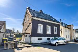 Mehrgenerationenobjekt mit zwei Häusern, Doppelgarage und großem Garten – Die vollständige Adresse der Immobilie erhältst du vom Anbieter., 42349 Cronenberg, Wuppertal – Vorschaubild 4