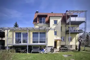 Viel Platz für Wohnen/Arbeiten inkl. PV-Anlage, 5 Garagen, Carport u.v.m. – Vogtlandkreis – Vorschaubild 10