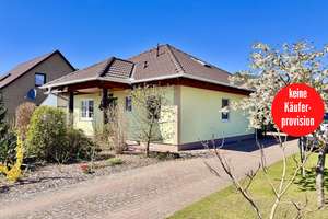 HORN IMMOBILIEN + Einfamilienhaus mit Einbauküche, Doppelgarage und Keller in Krugsdorf bei Pasewalk – Die vollständige Adresse der Immobilie erhältst du vom Anbieter., 17309 Krugsdorf – Vorschaubild 1